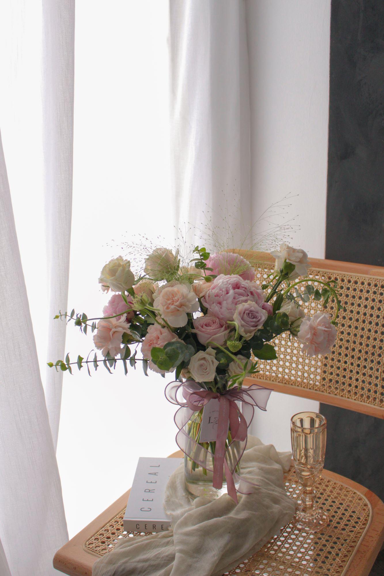 Bespoke flower bouquet, jar flowers, florist seremban 2